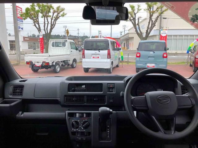 ハイゼットカーゴＤＸ　４ＷＤ　走行距離６０００ｋｍ・ＡＭ／ＦＭラジオ４ＷＤ　スマートアシスト　コーナーセンサー　ＡＭ／ＦＭラジオ　キーレスエントリー　マニュアルエアコン　セパレートシート　１２Ｖ電源（山形県）の中古車