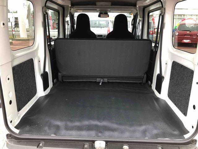 ハイゼットカーゴＤＸ　４ＷＤ　走行距離６０００ｋｍ・ＡＭ／ＦＭラジオ４ＷＤ　スマートアシスト　コーナーセンサー　ＡＭ／ＦＭラジオ　キーレスエントリー　マニュアルエアコン　セパレートシート　１２Ｖ電源（山形県）の中古車