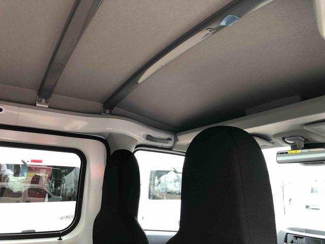 ハイゼットカーゴＤＸ　４ＷＤ　走行距離６０００ｋｍ・ＡＭ／ＦＭラジオ４ＷＤ　スマートアシスト　コーナーセンサー　ＡＭ／ＦＭラジオ　キーレスエントリー　マニュアルエアコン　セパレートシート　１２Ｖ電源（山形県）の中古車