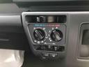４ＷＤ　スマートアシスト　キーレスエントリー　オーバーヘッドシェルフ　ＡＭ／ＦＭラジオ　撥水フルファブリックシート表皮　アッパートレイ　ユースフルナット（山形県）の中古車