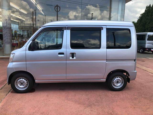 ハイゼットカーゴＤＸ　４ＷＤ　走行距離１２４５７ｋｍ４ＷＤ　マニュアルシフト　ＡＭ／ＦＭラジオ　オーバーヘッドコンソール　マニュアルエアコン　スチールホイール　シガーソケット　スモークガラス（山形県）の中古車