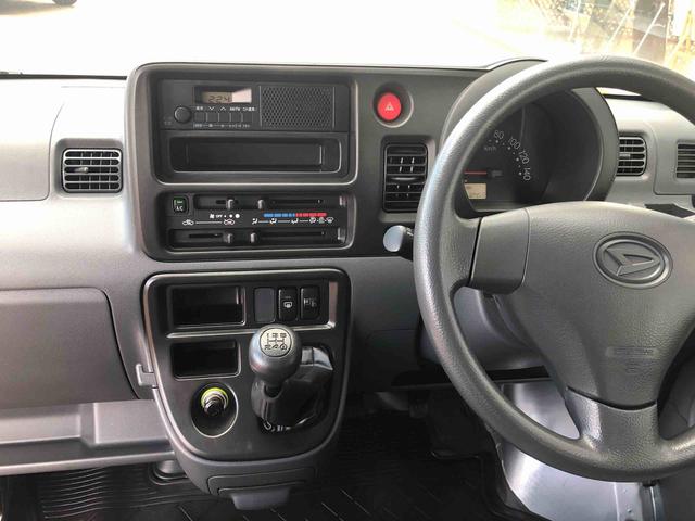ハイゼットカーゴＤＸ　４ＷＤ　走行距離１２４５７ｋｍ４ＷＤ　マニュアルシフト　ＡＭ／ＦＭラジオ　オーバーヘッドコンソール　マニュアルエアコン　スチールホイール　シガーソケット　スモークガラス（山形県）の中古車