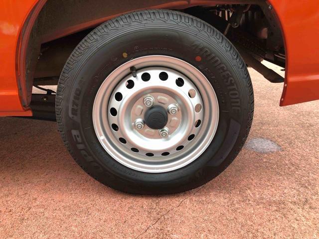 ハイゼットカーゴDX 4WD 走行距離9028km4WD スマートアシスト キーレスエントリー オーバーヘッドシェルフ アッパートレイ 撥水フルファブリック表皮 ユースフルナット AM/FMラジオ(山形県)の中古車