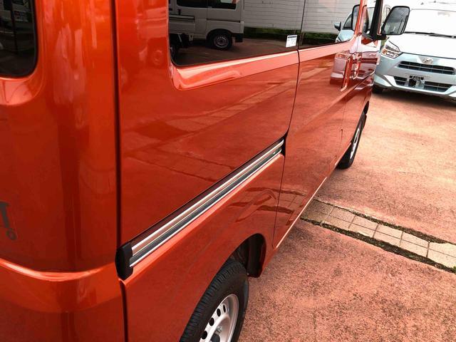 ハイゼットカーゴＤＸ　４ＷＤ　走行距離９０２８ｋｍ４ＷＤ　スマートアシスト　キーレスエントリー　オーバーヘッドシェルフ　アッパートレイ　撥水フルファブリック表皮　ユースフルナット　ＡＭ／ＦＭラジオ（山形県）の中古車
