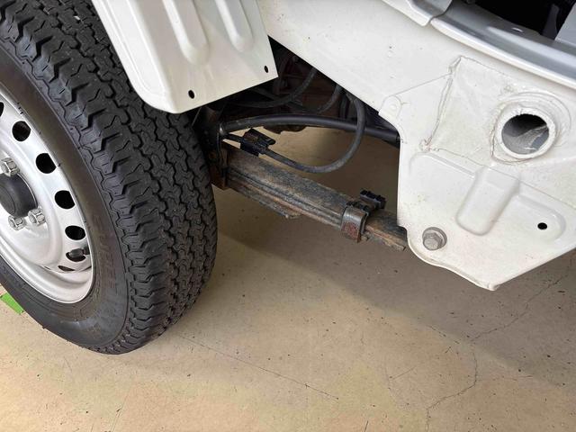 ハイゼットトラックスタンダード４ＷＤ　純正ラジオ　ハロゲンヘッドライト　マニュアルエアコン　オートライト／ハイビーム　コーナーセンサー　リヤ４枚リーフスプリング　ＶＳＣ（横滑り防止機能）　スマートアシスト（衝突安全防止機能）（秋田県）の中古車