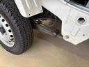 ４ＷＤ　純正ラジオ　ハロゲンヘッドライト　マニュアルエアコン　オートライト／ハイビーム　コーナーセンサー　リヤ４枚リーフスプリング　ＶＳＣ（横滑り防止機能）　スマートアシスト（衝突安全防止機能）（秋田県）の中古車