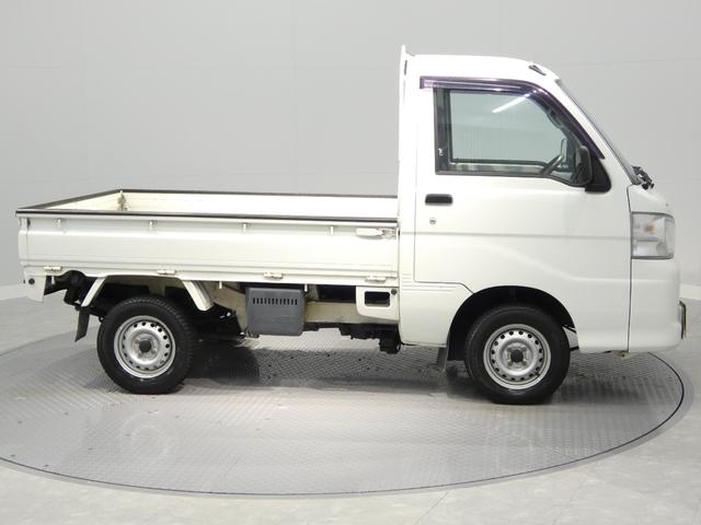 ハイゼットトラック 中古車 スペシャルパートタイム４ＷＤ　５速ＭＴ　パワーステアリング　副変速機　Ｈｉ／Ｌｏ切替　大型荷台作業灯　ドアバイザー　ゲートプロテクター