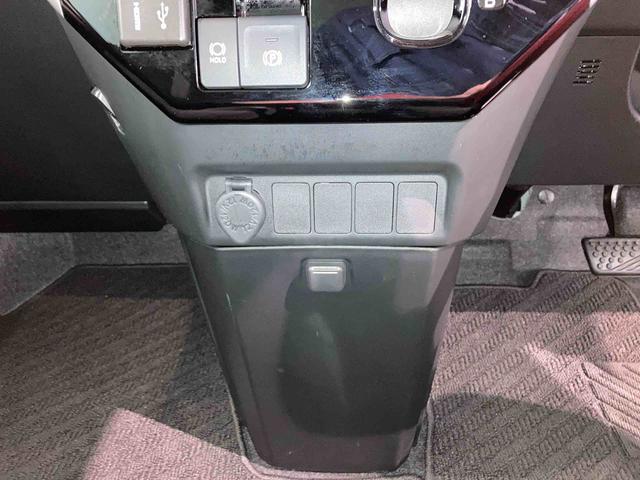 トールカスタムＧオートハイビーム　スマートキー　キーフリー　ＡＢＳ　４ＷＤ　レーンアシスト　ＴＶ　アルミホイール　衝突回避支援ブレーキ機能（青森県）の中古車