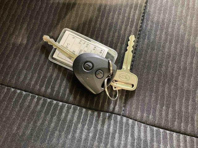 ハイゼットカーゴＤＸ下回り防錆済み　両側スライドドア　エアバック　切替式４ＷＤ　ＡＢＳ　ワイヤレスキー（青森県）の中古車