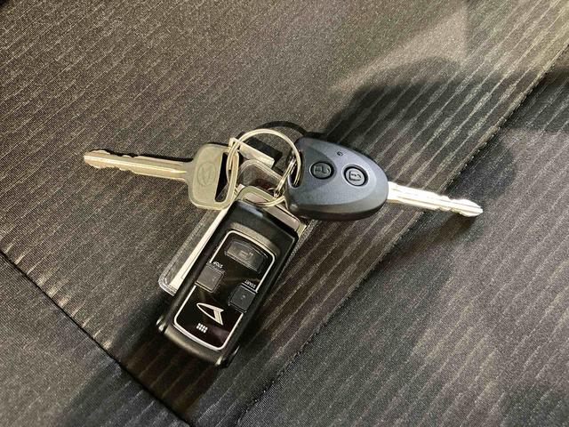 ハイゼットカーゴＤＸナビ　エンスタ　下回り防錆済み　４ＷＤ　キーレス　ＡＢＳ　エアバッグ（青森県）の中古車