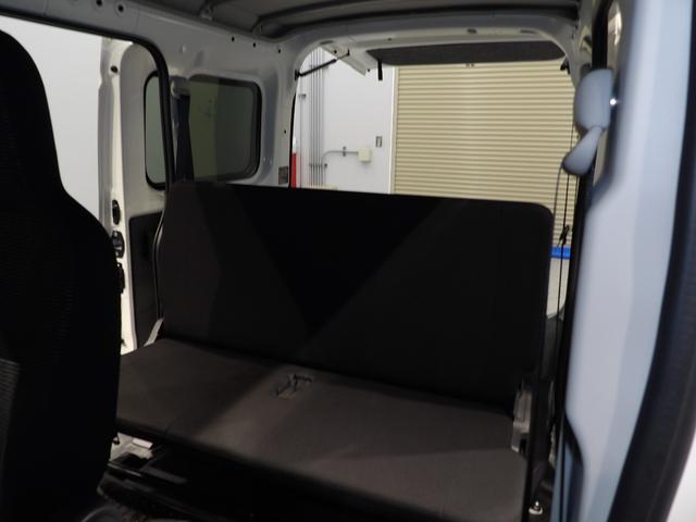 ハイゼットカーゴＤＸＣＶＴ　４ＷＤ　ＥＴＣ　スマートアシスト　キーレスエントリー　エコアイドル　集中ドアロック　パワーウィンドウ　オーバーヘッドシェルフ　マッドフラップ　助手席シートスライド　荷室灯（岩手県）の中古車