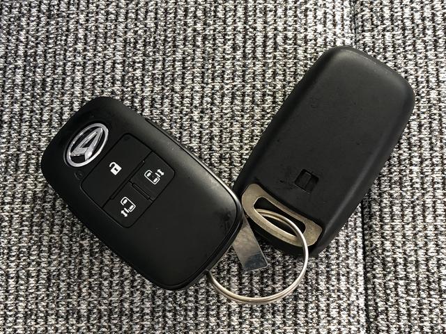 ムーヴキャンバスストライプスＧツートンカラー　ＬＥＤヘッドライト／フォグランプ　コーナーセンサー　運転席／助手席シートヒーター　両側パワースライドドア　禁煙車　記録簿　認定中古車　レーンアシスト　衝突回避支援システム搭載車（島根県）の中古車