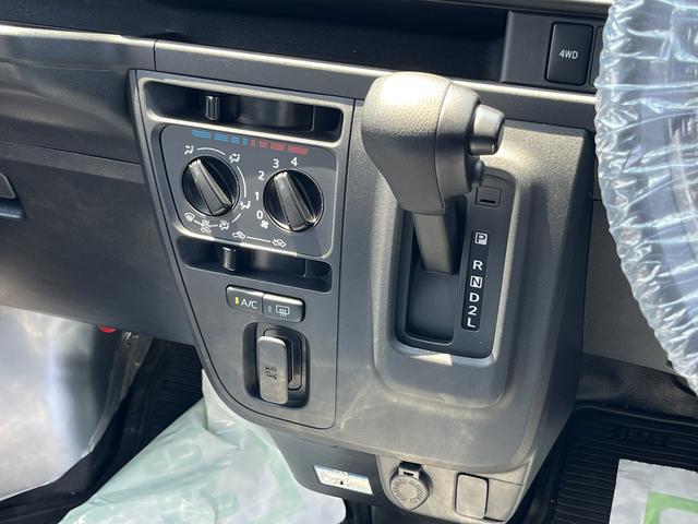 ハイゼットカーゴスペシャルＳＡIII４ＷＤ　　ワンオーナー　ＡＴ　ＡＢＳ　ＬＥＤヘッドライト　禁煙車　記録簿　認定中古車　レーンアシスト　オートマチックハイビーム　衝突回避支援システム搭載車（島根県）の中古車