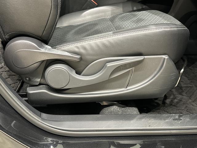 ロッキープレミアムＧ　パノラマモニター付き　前席シートヒーターＬＥＤヘッドランプ・フォグランプ　全車速追従機能付アダプティブクルーズコントロール　レーンキープコントロール　１７インチアルミホイール　シートヒーター　プッシュボタンスタート（広島県）の中古車