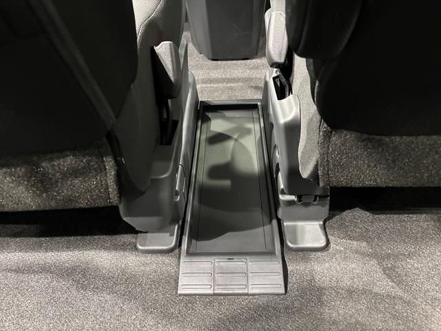 トールカスタムＧ　ターボ　全車速追従機能付ＡＣＣ　キーフリー純正ナビ装着用アップグレードパック　電動パーキングブレーキ＋オートホールドブレーキ機能　両側電動スライドドア　運転席シートリフター　チルトステアリング　オートライト　ＬＥＤヘッドランプ（広島県）の中古車