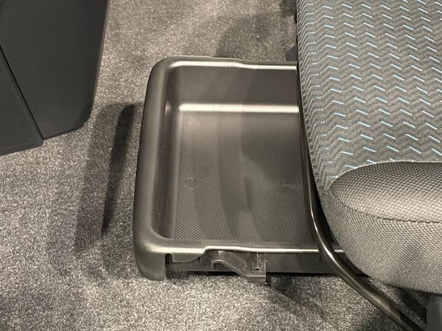 トールカスタムＧ　ターボ　全車速追従機能付ＡＣＣ　キーフリー純正ナビ装着用アップグレードパック　電動パーキングブレーキ＋オートホールドブレーキ機能　両側電動スライドドア　運転席シートリフター　チルトステアリング　オートライト　ＬＥＤヘッドランプ（広島県）の中古車