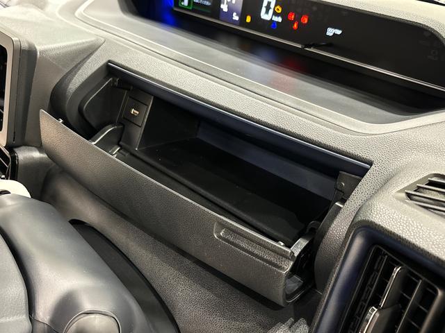 タントカスタムＲＳ　ターボ　両側電動スライドドア　キーフリーパノラマモニター対応純正ナビ装着用アップグレードパック　運転席・助手席シートヒーター　電動パーキングブレーキブレーキ　オートブレーキホールド機能　本革巻ステアリングホイール　本革巻シフトレバー（広島県）の中古車