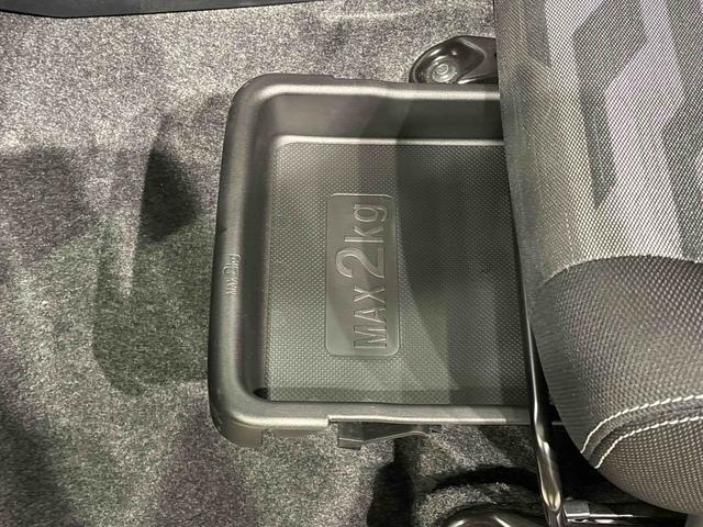 タフトG クロムベンチャー バックモニター 電動パーキングブレーキスカイフィールトップ クロムパック メッキパック シルバーアンダーガーニッシュ インテリアアクセント LEDオートライト&フォグランプ 電動パーキングブレーキ バックカメラ アルミホイール(広島県)の中古車