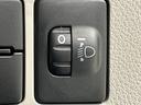 ＬＥＤヘッドランプ　セキュリティアラーム　コーナーセンサー　１４インチフルホイールキャップ　キーレスエントリー　電動格納式ドアミラー　ショツピングフック　マニュアルエアコン（広島県）の中古車