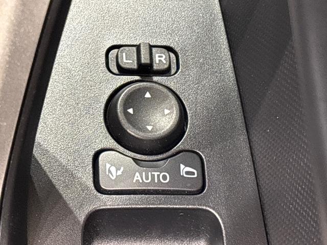 ロッキープレミアムＧ　ＨＥＶバックカメラ・ＬＥＤヘッドランプ・フォグランプ　全車速追従機能付アダプティブクルーズコントロール　レーンキープコントロール　ブラインドスポットモニター　１７インチアルミホイール　シートヒーター（広島県）の中古車