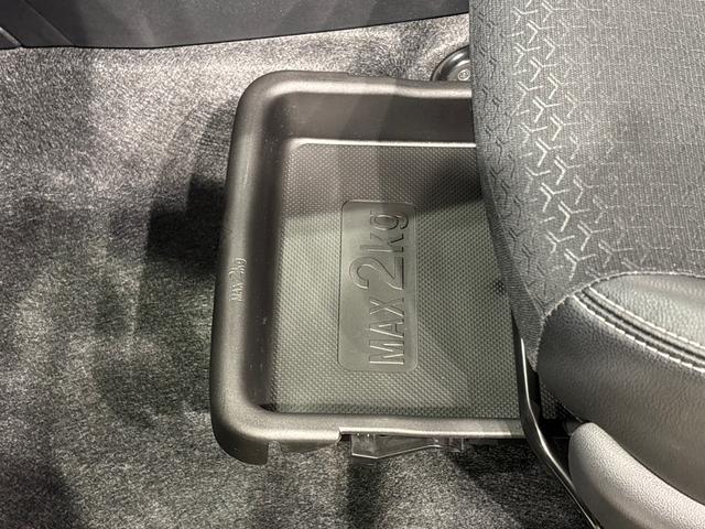 ロッキープレミアムＧ　ＨＥＶバックカメラ・ＬＥＤヘッドランプ・フォグランプ　全車速追従機能付アダプティブクルーズコントロール　レーンキープコントロール　ブラインドスポットモニター　１７インチアルミホイール　シートヒーター（広島県）の中古車