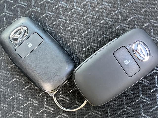 ロッキープレミアムＧ　ＨＥＶ　９インチディスプレイ　パノラマモニタ追従式クルーズコントロール　ＵＳＢ接続　衝突被害軽減　盗難防止　Ｂｌｕｅｔｏｏｔｈ対応　衝突安全ボディ　アルミホイル　ＬＥＤライト　オートＬＥＤ　Ｓヒーター　記録簿　スマートキー　禁煙　オートライト（山口県）の中古車