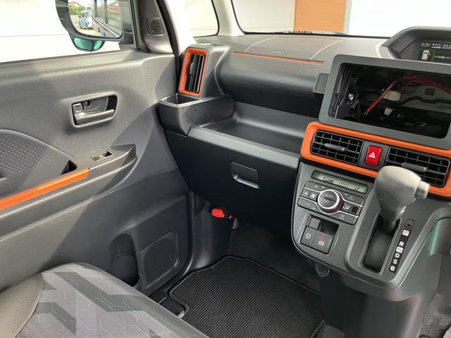 タントファンクロス衝突軽減システム　両側オートドア　禁煙車　ワンオーナー　オートＬＥＤ　レーンキープアシスト　ＬＥＤヘットライト　キーレスエントリー　スマートキ−　アルミ　セキュリティ　衝突安全ボディ　Ｗエアバック（山口県）の中古車