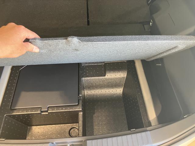 ロッキープレミアムＧ　ＨＥＶ衝突回避支援システム　車線逸脱防止　オートＬＥＤ　ＬＥＤヘッドランプ　Ｓヒーター　ＡＢＳ　アルミホイール　スマートキー　Ａストップ　１オーナー　キーレスエントリー　エアバッグ　レーダクルーズ（山口県）の中古車