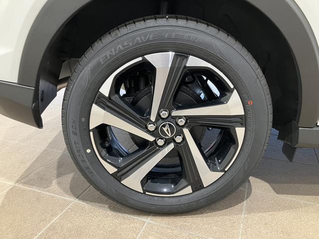 ロッキープレミアムＧ　ＨＥＶ追従式クルーズコントロール　ＵＳＢ接続　衝突被害軽減　Ｂｌｕｅｔｏｏｔｈ対応　アルミホイル　エアバッグ　オートＬＥＤ　Ｓヒーター　スマートキー　ＡＢＳ　キーフリー　３６０°モニター　ＬＫＡ（山口県）の中古車