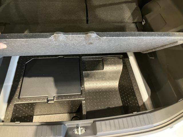 ロッキープレミアムＧ　ＨＥＶ追従式クルーズコントロール　ＵＳＢ接続　衝突被害軽減　Ｂｌｕｅｔｏｏｔｈ対応　アルミホイル　エアバッグ　オートＬＥＤ　Ｓヒーター　スマートキー　ＡＢＳ　キーフリー　３６０°モニター　ＬＫＡ（山口県）の中古車