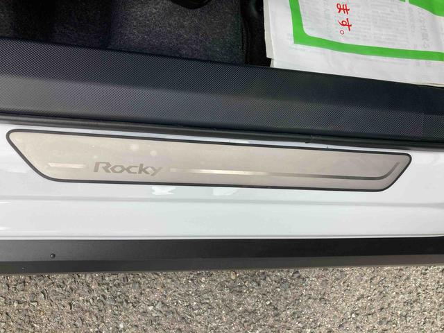 ロッキーＸ純正９インチＴＶナビ　全方位モニター　前後ドライブレコーダー　ＥＴＣ　ＨＤＭＩ接続　ＬＥＤヘッドライト　１６インチアルミホイール　コーナーセンサー　衝突回避支援ブレーキ（広島県）の中古車