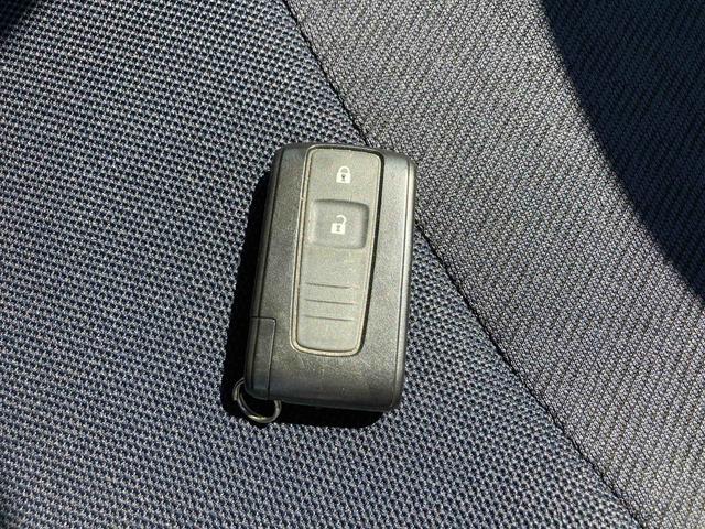 ムーヴメモリアルエディションＣＤチューナー　電動格納ドアミラー　運転席エアバック　キーレスエントリー　マニュアルエアコン　ワンオーナー　禁煙車　取扱説明書　メンテナンスノート（広島県）の中古車