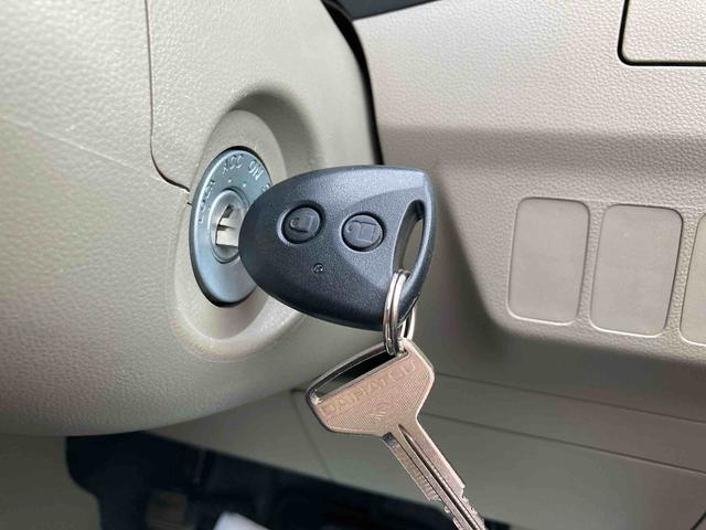 ミラXリミテッドCDチューナー 電動格納ドアミラー 運転席エアバック キーレスエントリー オートエアコン スペアタイヤ(広島県)の中古車