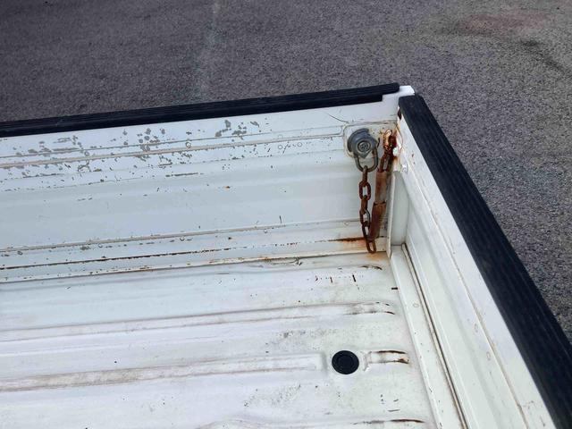 ミニキャブトラックＶＸ−ＳＥ４ＷＤ　ＭＴ　ラジオ　マニュアルエアコン　パワーステアリング（広島県）の中古車