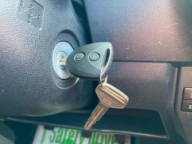 ハイゼットカーゴクルーズＳＡIII４ＷＤ　ＭＴ　ＤＶＤプレイヤー　バックカメラ　衝突被害軽減システム　両側スライドドア　電動格納ドアミラー　フォグランプ　アイドリングストップ　クリアランスソナー　マニュアルエアコン（広島県）の中古車