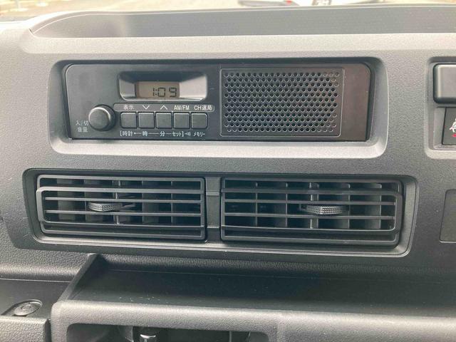 ハイゼットカーゴＤＸ【保証：１２ヶ月、距離無制限】　衝突被害軽減システム　クリアランスソナー　アイドリングストップ　ラジオ　両側スライドドア　オートライト　マニュアルエアコン（広島県）の中古車