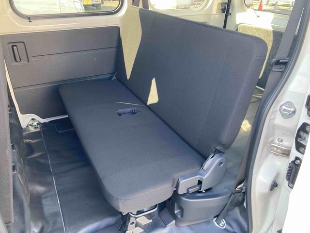 ハイゼットカーゴＤＸ【保証：１２ヶ月、距離無制限】　衝突被害軽減システム　クリアランスソナー　アイドリングストップ　ラジオ　両側スライドドア　オートライト　マニュアルエアコン（広島県）の中古車