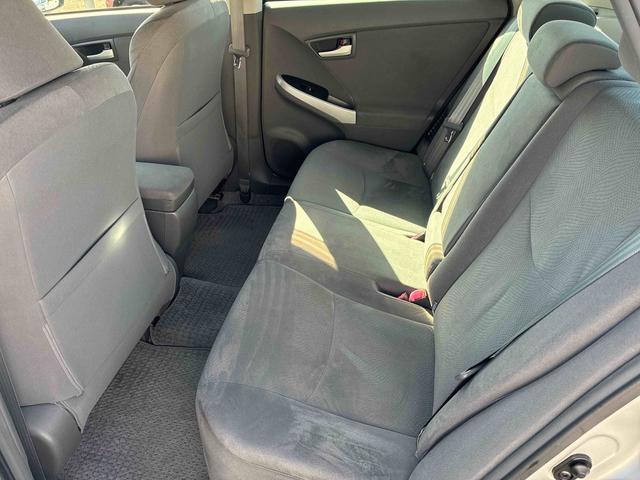 プリウスＳハイブリッド　ナビ　バックカメラ　ＥＴＣ　プッシュボタンスタート　アルミホイール　電動格納ドアミラー　キーレスエントリー　フォグランプ（広島県）の中古車