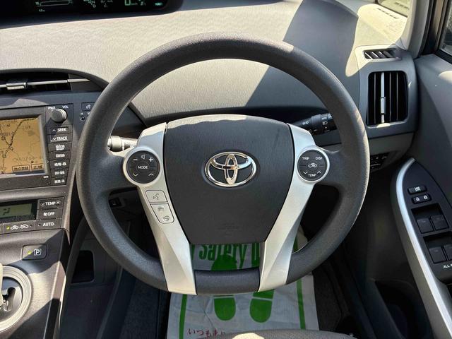 プリウスＳハイブリッド　ナビ　バックカメラ　ＥＴＣ　プッシュボタンスタート　アルミホイール　電動格納ドアミラー　キーレスエントリー　フォグランプ（広島県）の中古車