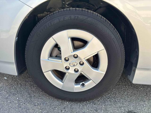 プリウスＳハイブリッド　ナビ　バックカメラ　ＥＴＣ　プッシュボタンスタート　アルミホイール　電動格納ドアミラー　キーレスエントリー　フォグランプ（広島県）の中古車