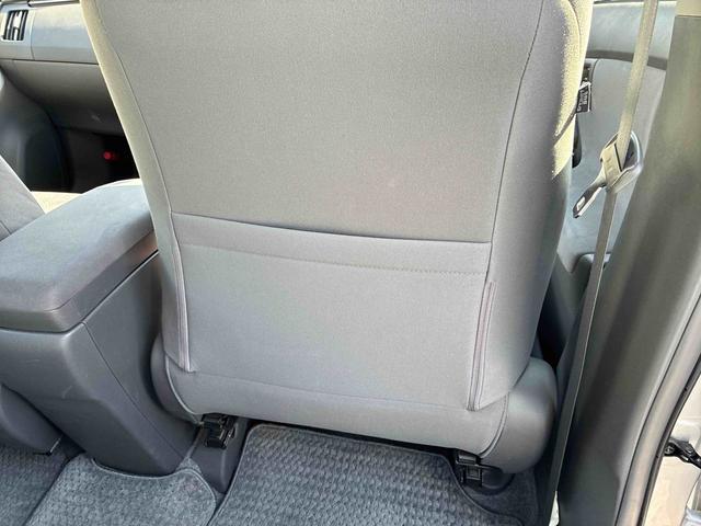 プリウスＳハイブリッド　ナビ　バックカメラ　ＥＴＣ　プッシュボタンスタート　アルミホイール　電動格納ドアミラー　キーレスエントリー　フォグランプ（広島県）の中古車