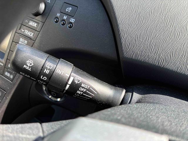 プリウスＳハイブリッド　ナビ　バックカメラ　ＥＴＣ　プッシュボタンスタート　アルミホイール　電動格納ドアミラー　キーレスエントリー　フォグランプ（広島県）の中古車