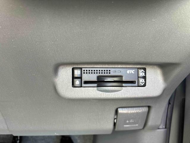 プリウスＳハイブリッド　ナビ　バックカメラ　ＥＴＣ　プッシュボタンスタート　アルミホイール　電動格納ドアミラー　キーレスエントリー　フォグランプ（広島県）の中古車