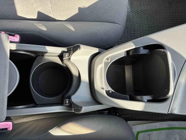 プリウスＳハイブリッド　ナビ　バックカメラ　ＥＴＣ　プッシュボタンスタート　アルミホイール　電動格納ドアミラー　キーレスエントリー　フォグランプ（広島県）の中古車