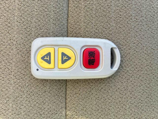 ムーヴＬ　ＳＡ福祉車両　フロントシートリフト　衝突被害軽減システム　ＣＤチューナー　アイドリングストップ　電動格納　マニュアルエアコン（広島県）の中古車