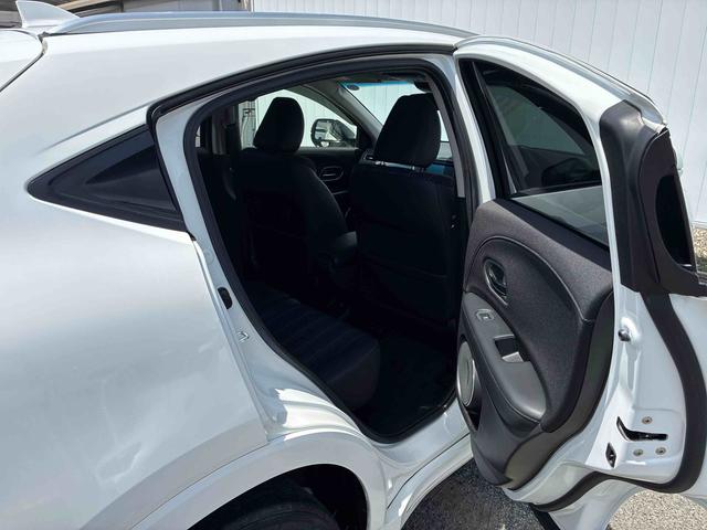 ヴェゼルハイブリッドＺ・ホンダセンシングオートエアコン　電動格納ドアミラー　ナビ　バックカメラ　ＥＴＣ　ＬＥＤヘッドライト　フォグランプ　プッシュボタンスタート　電子パーキング　クルーズコントロール　衝突被害軽減システム　アルミホイール（広島県）の中古車