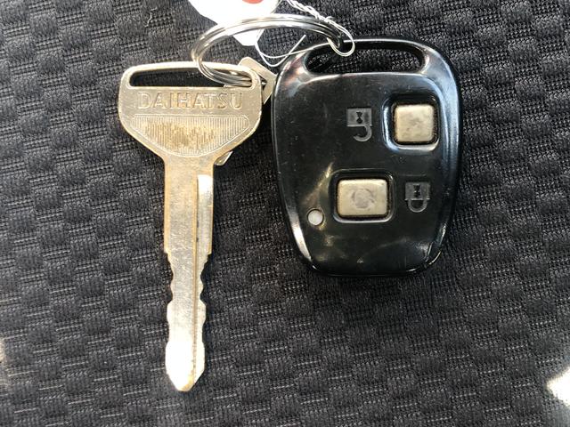 ハイゼットカーゴクルーズターボリミテッド４ＷＤ　ワンオーナー　ＭＴ車　ターボ　フォグランプ　社外アルミ　ナビゲーション　禁煙車　記録簿　認定中古車（島根県）の中古車