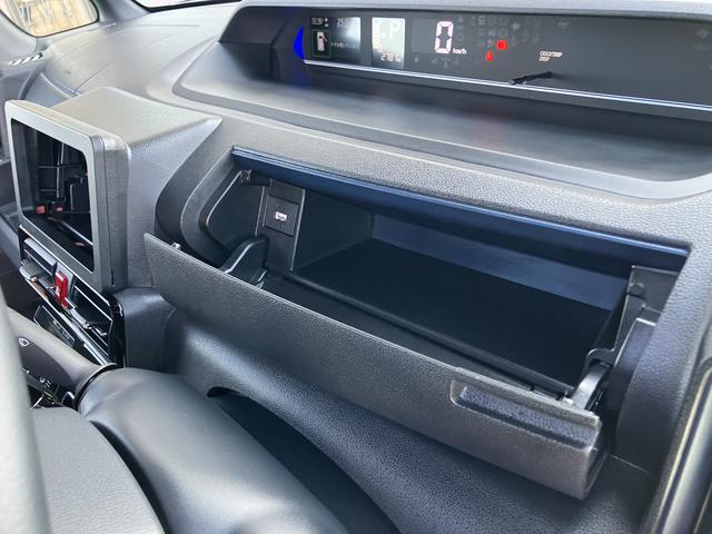 タントカスタムＲＳ両自動ドア　アイドリングストップ機能　キーフリーキー　車線逸脱　助手席エアバック　安全ボディ　タ−ボ　ＬＥＤヘットライト　オートＨビーム　Ａライト　盗難防止　ＡＢＳ　アルミホイール　エアバック（山口県）の中古車