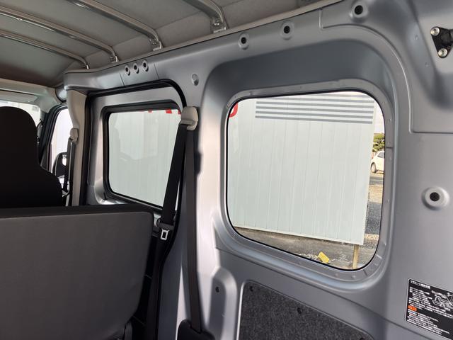 ハイゼットカーゴＤＸ運転席エアバッグ　ＡＢＳ　アイドリングストップ車　盗難防止システム　安全ボディ　両側スライドドア　デュアルエアバッグ　オートライト　オートマチックハイビーム　レーダーブレーキサポート　車線逸脱（山口県）の中古車