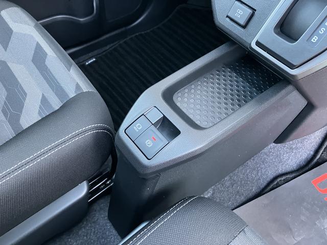 タフトＧ　クロムベンチャースマートキ　アルミ　キーフリーシステム　ＡＢＳ　エアバック　スライディングルーフ（山口県）の中古車